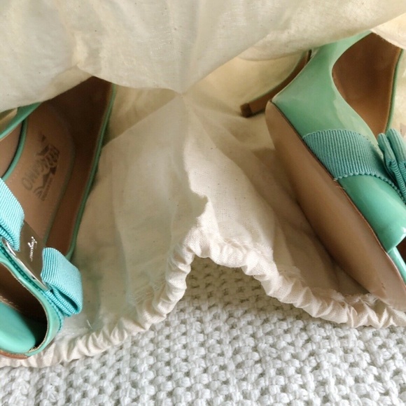 NEW Salvatore Ferragamo Patent Bow Peep Toe Pump Heels, Made in Italy - Picture 7 of 10